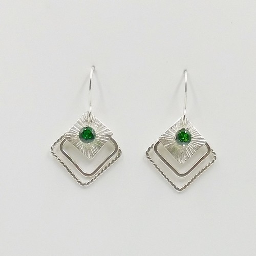 Click to view detail for DKC-1192 Earrings Triple Squares with Green Crystals $75